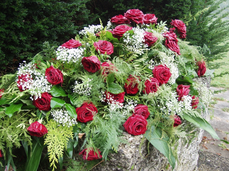 funeraire-CAILLE-min_roses-61203